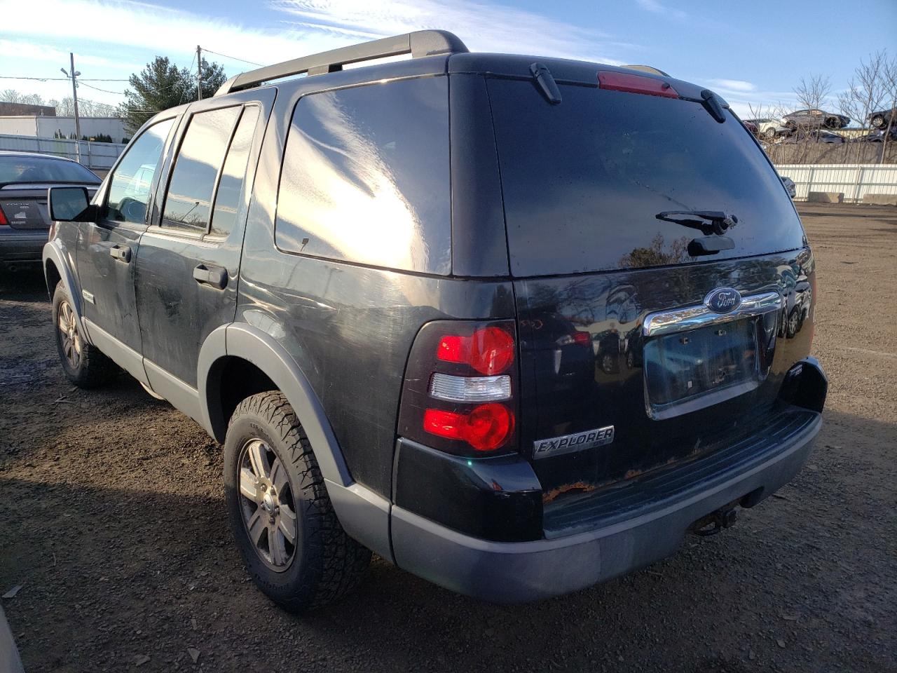 Photo 3 from auction – 2006 FORD EXPLORER with VIN 1FMEU73E36ZA20169