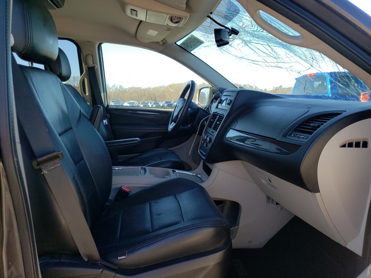 Photo 5 from auction – 2016 DODGE GRAND CARA with VIN 2C4RDGCG9GR388777