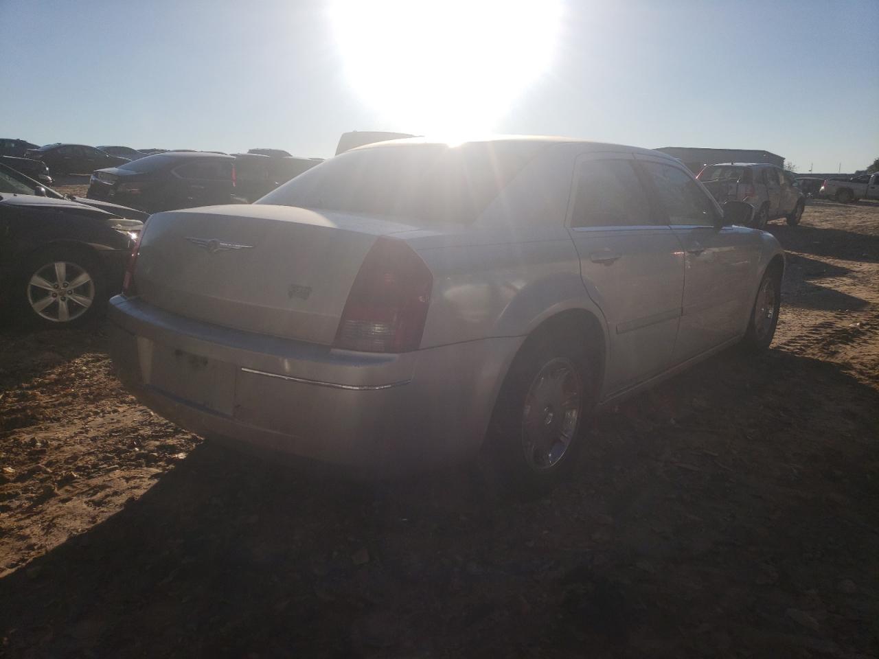 Photo 4 from auction – 2005 CHRYSLER 300 TOURIN with VIN 2C3AA53G95H679118
