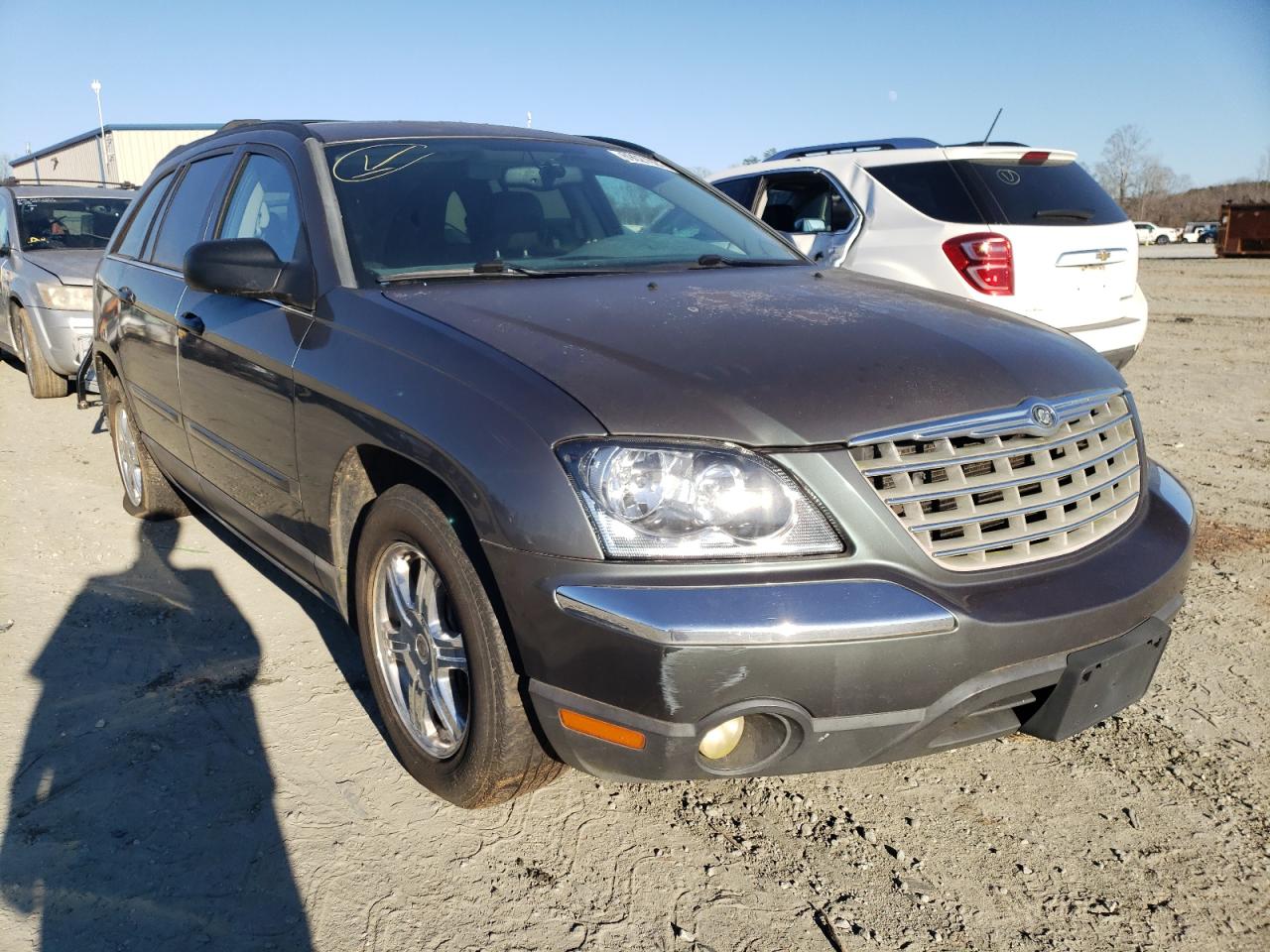 CHRYSLER PACIFICA 2004 with VIN 2C8GM68484R552028 - Photo from auction