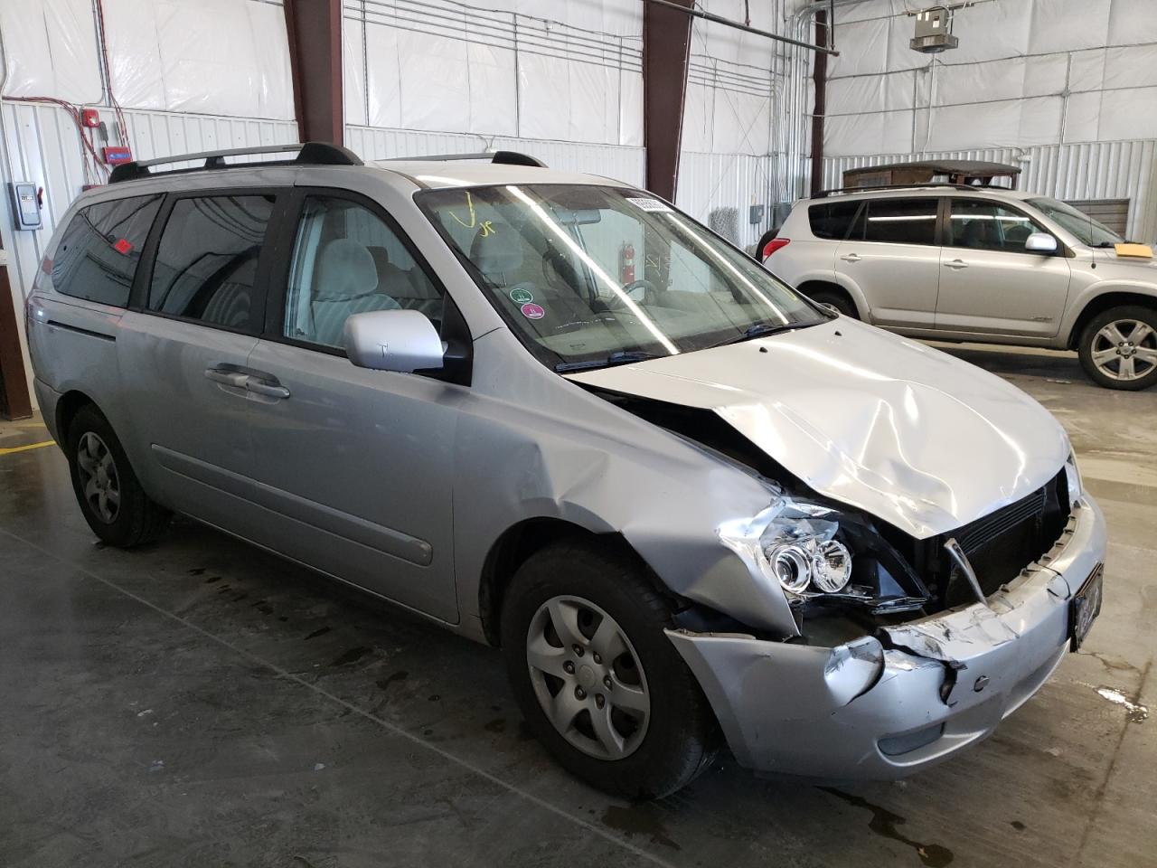 KIA SEDONA LX 2006 with VIN KNDMB233666068452 - Photo from auction