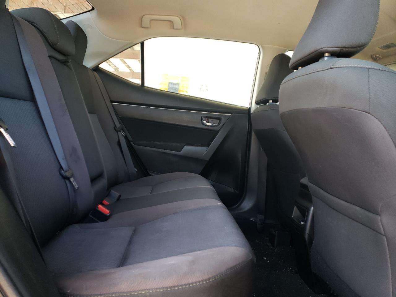 Photo 6 from auction – 2018 TOYOTA COROLLA L with VIN 5YFBURHE8JP813899