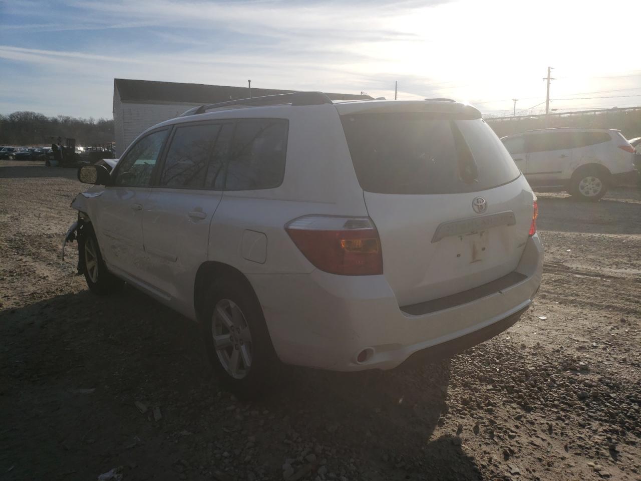 Photo 3 from auction – 2010 TOYOTA HIGHLANDER with VIN 5TDJK3EH3AS036195