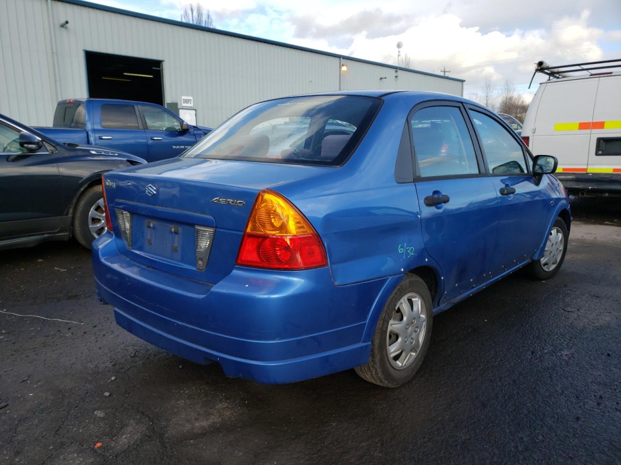 Zdjęcie 4 z aukcji – 2003 SUZUKI AERIO S z VIN JS2RA41S035170853
