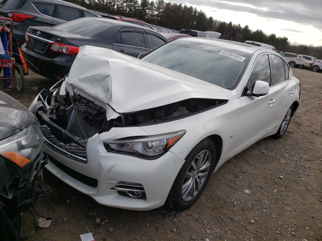 Photo 2 from auction – 2015 INFINITI Q50 BASE with VIN JN1BV7AR6FM390168