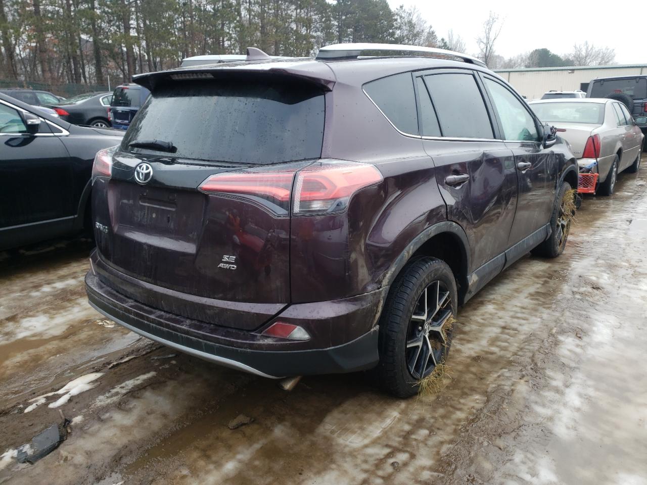 Photo 4 from auction – 2017 TOYOTA RAV4 SE with VIN 2T3JFREV2HW660396