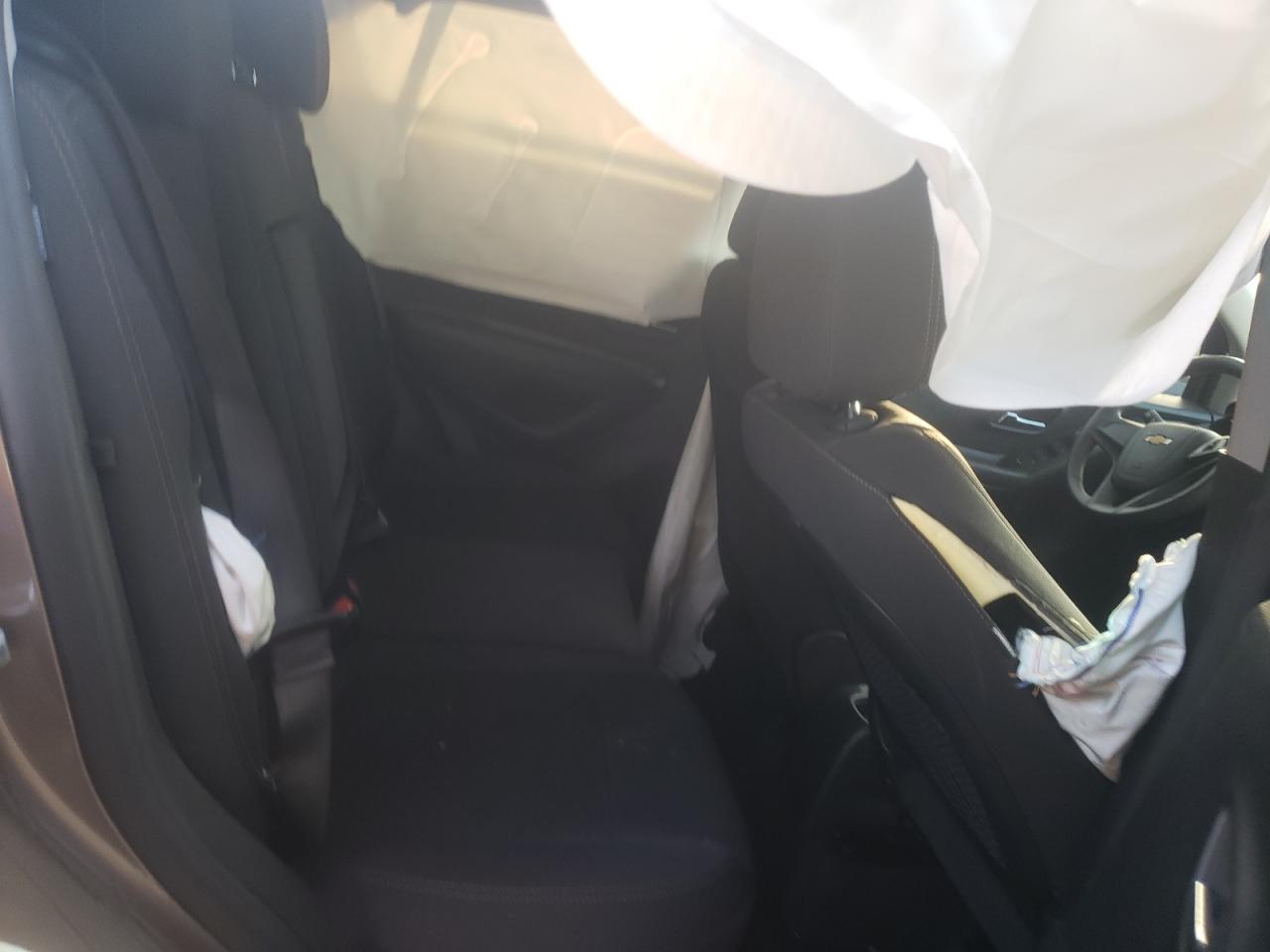 Photo 6 from auction – 2021 CHEVROLET TRAX LS with VIN KL7CJNSM8MB373317