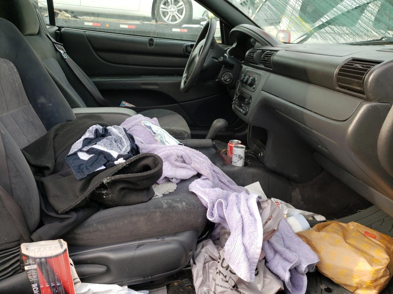 Photo 5 from auction – 2004 CHRYSLER SEBRING LX with VIN 1C3EL45R94N244528