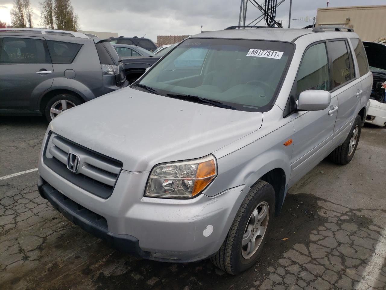 Photo 2 from auction – 2006 HONDA PILOT EX with VIN 5FNYF18486B003575