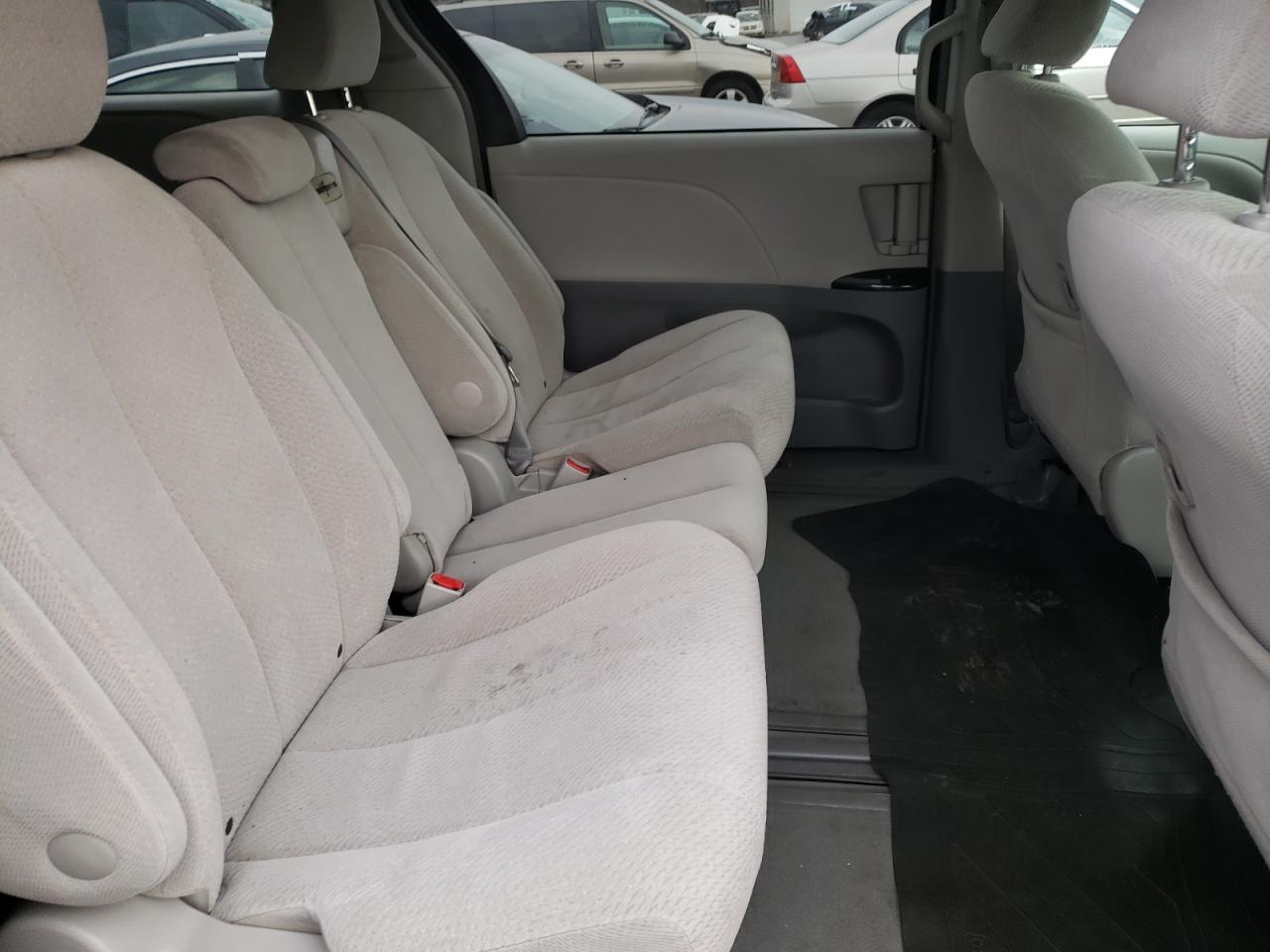Photo 6 from auction – 2012 TOYOTA SIENNA BAS with VIN 5TDKA3DC2CS014401