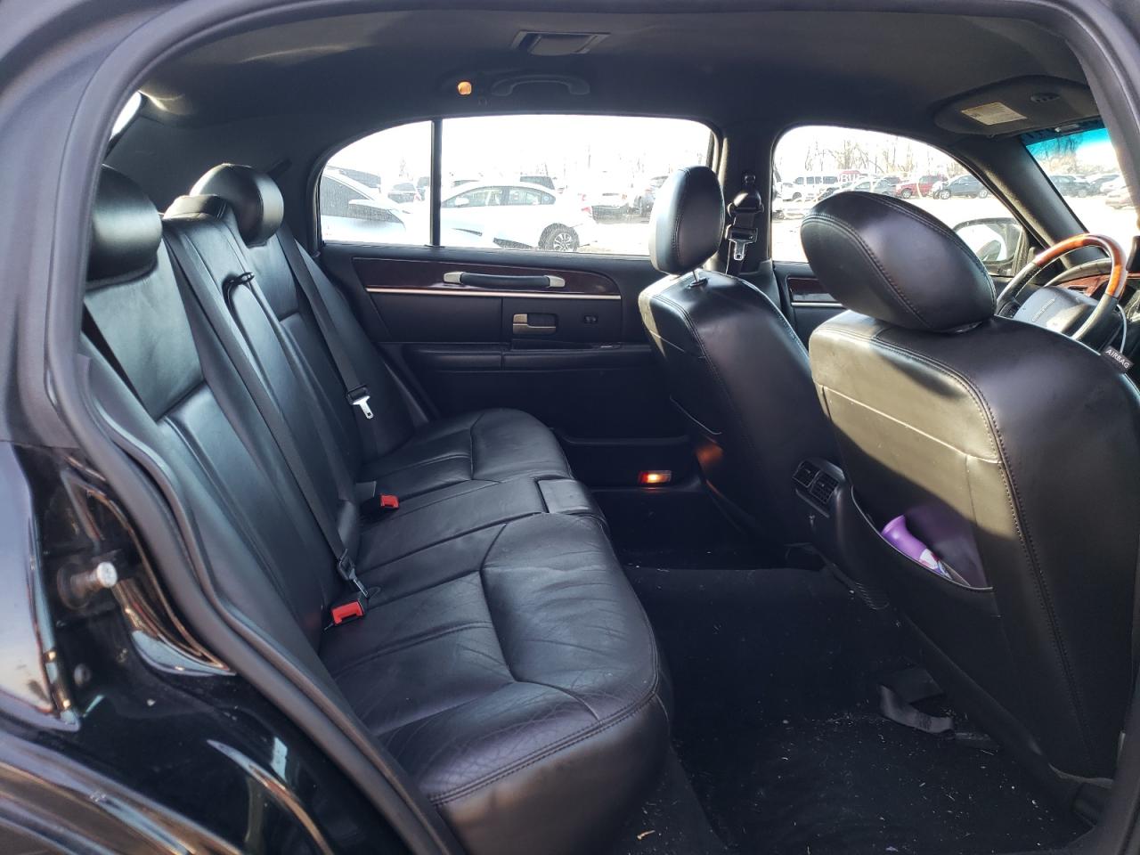 Photo 6 from auction – 2007 LINCOLN TOWN CAR with VIN 1LNHM85VX7Y623370