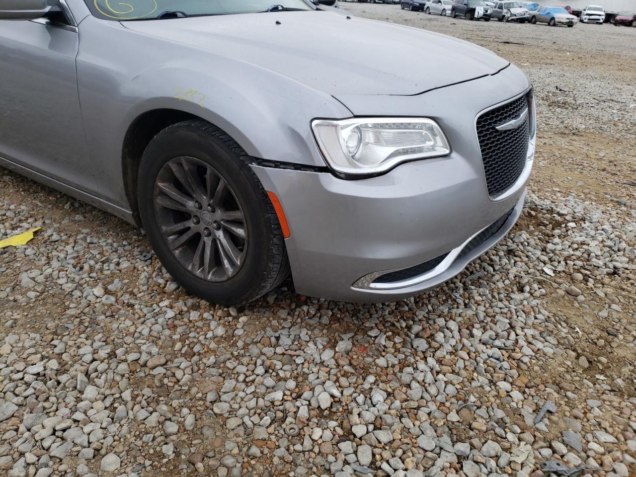 Photo 9 from auction – 2017 CHRYSLER 300 LIMITE with VIN 2C3CCAAGXHH570413