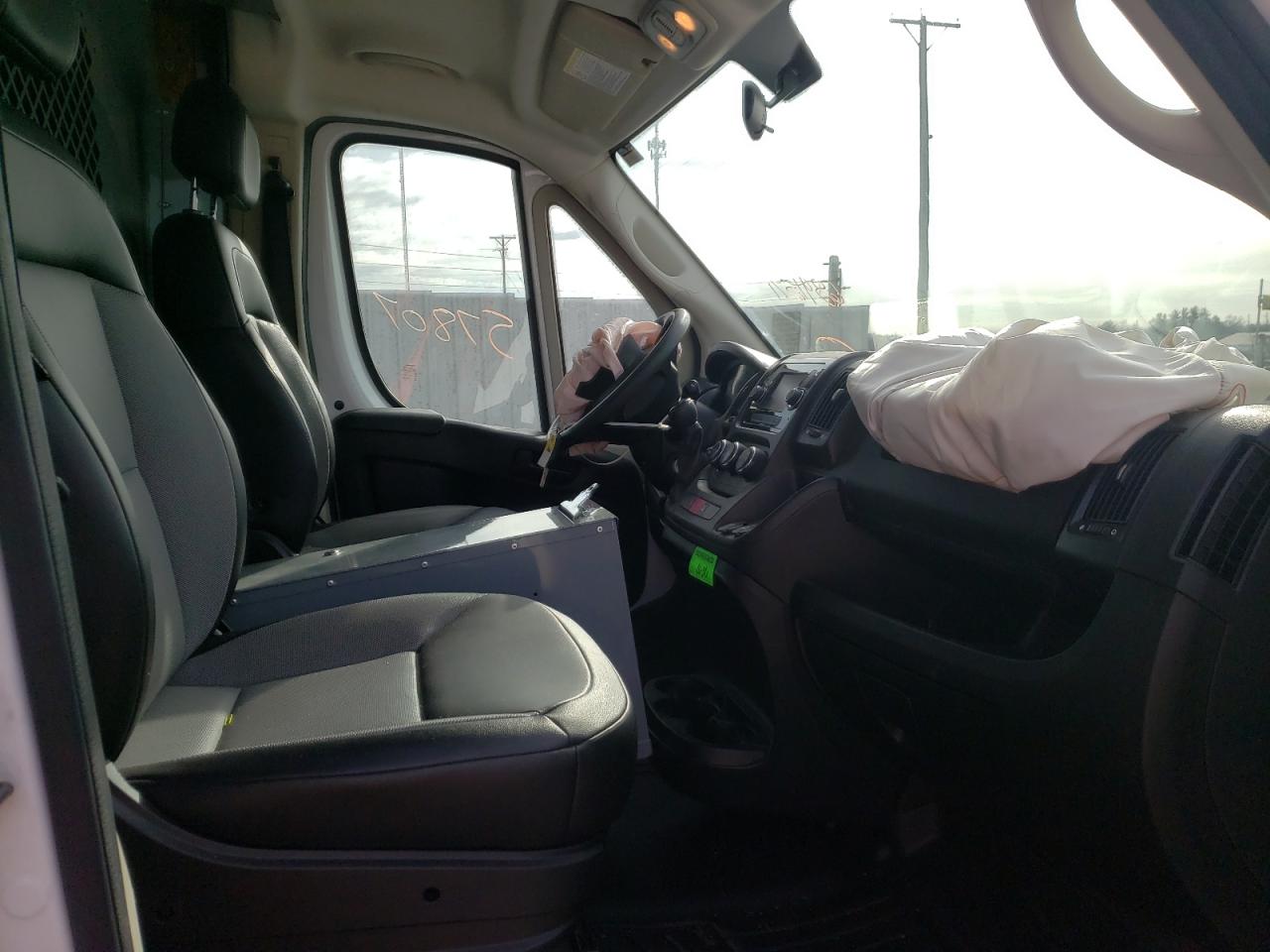 Photo 5 from auction – 2019 RAM PROMASTER with VIN 3C6TRVCG3KE526861