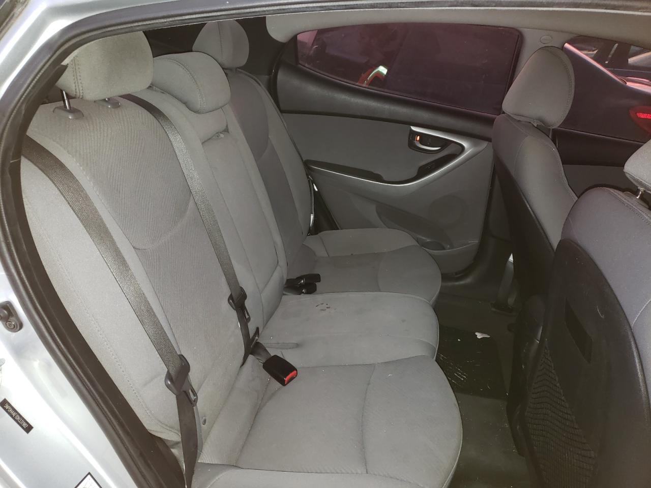 Photo 6 from auction – 2013 HYUNDAI ELANTRA GL with VIN 5NPDH4AE1DH331982