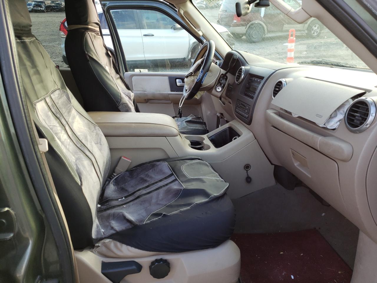 Photo 5 from auction – 2003 FORD EXPEDITION with VIN 1FMPU17L53LB89381