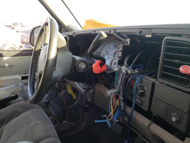 Photo 9 from auction – 2004 GMC YUKON with VIN 1GKEC13VX4J179565