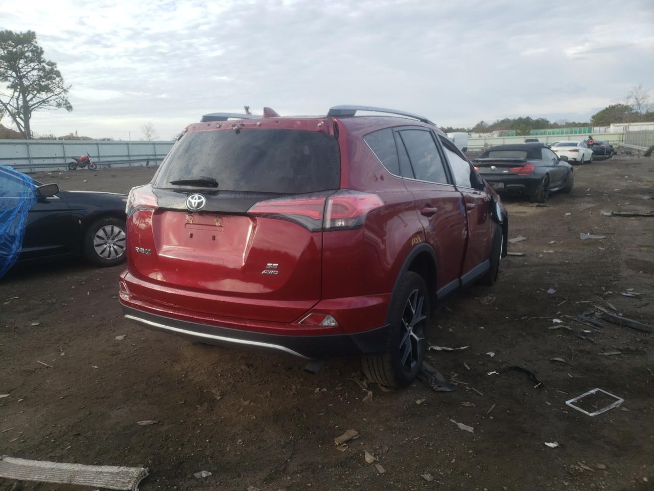 Photo 4 from auction – 2018 TOYOTA RAV4 SE with VIN 2T3JFREV0JW742620