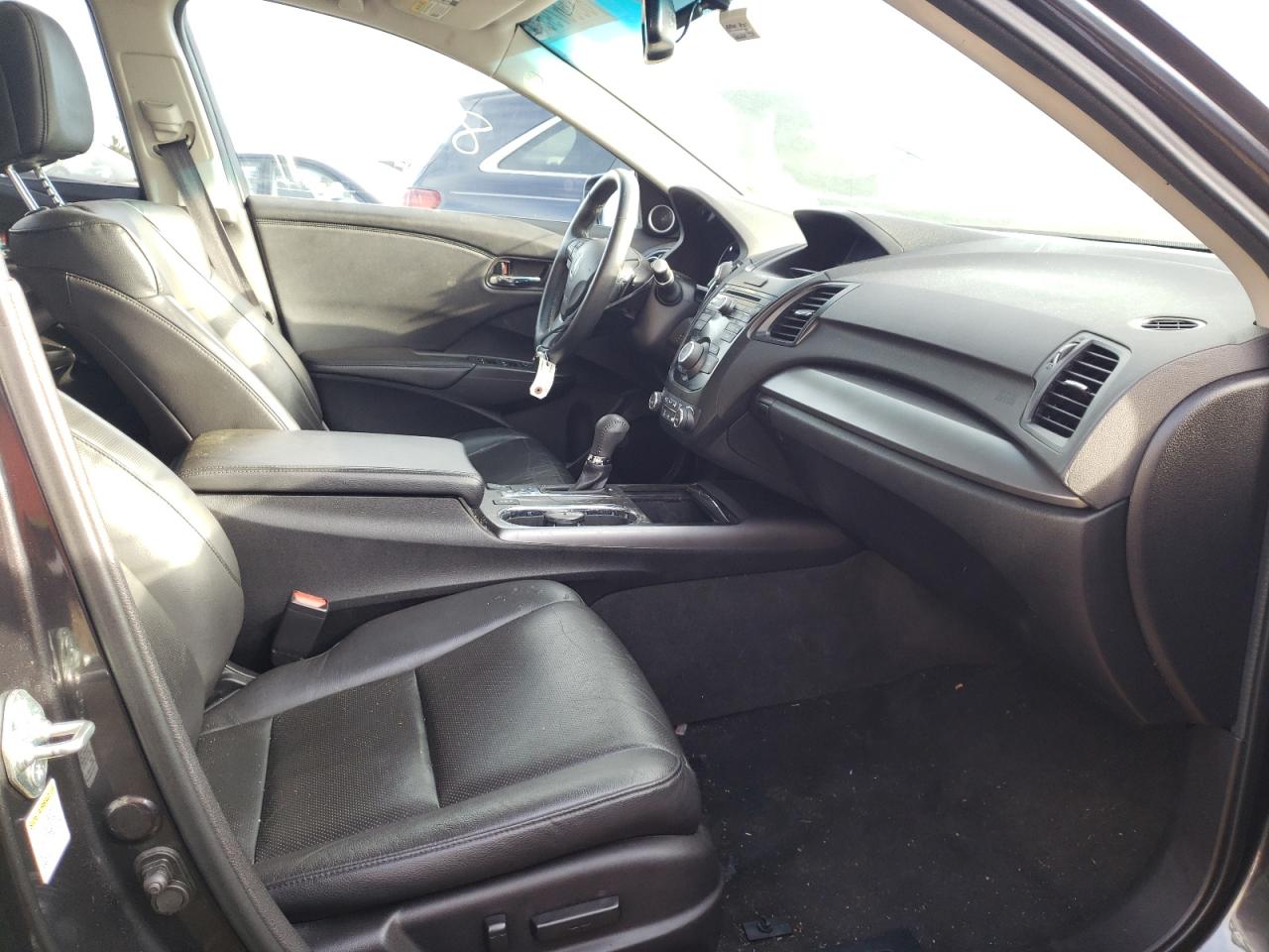Photo 5 from auction – 2015 ACURA RDX with VIN 5J8TB4H39FL007325