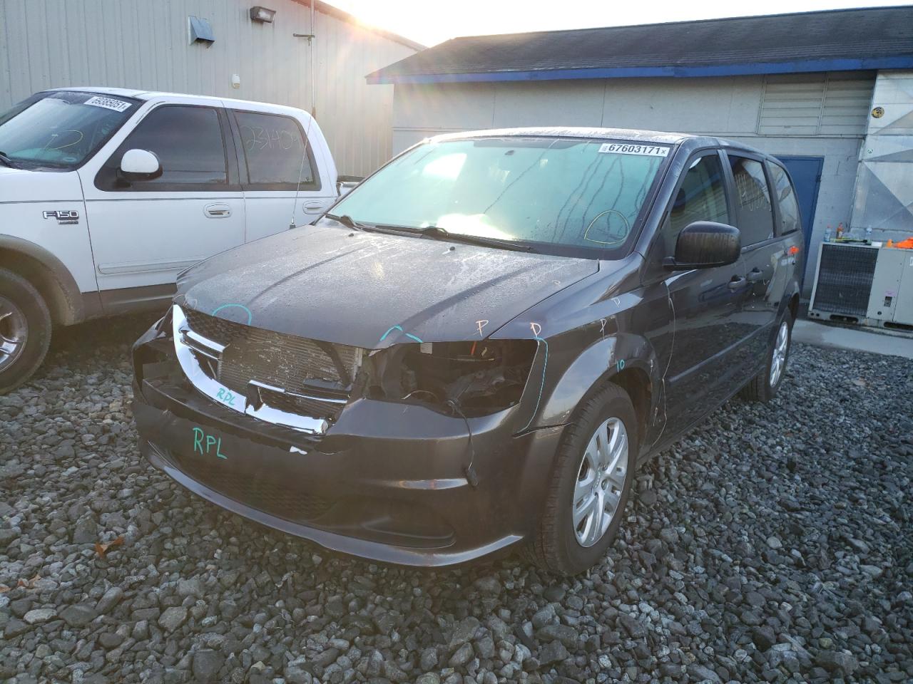 Photo 2 from auction – 2015 DODGE GRAND CARA with VIN 2C4RDGBG6FR607307