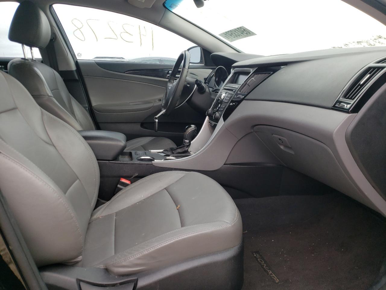 Photo 5 from auction – 2011 HYUNDAI SONATA SE with VIN 5NPEC4ACXBH225660