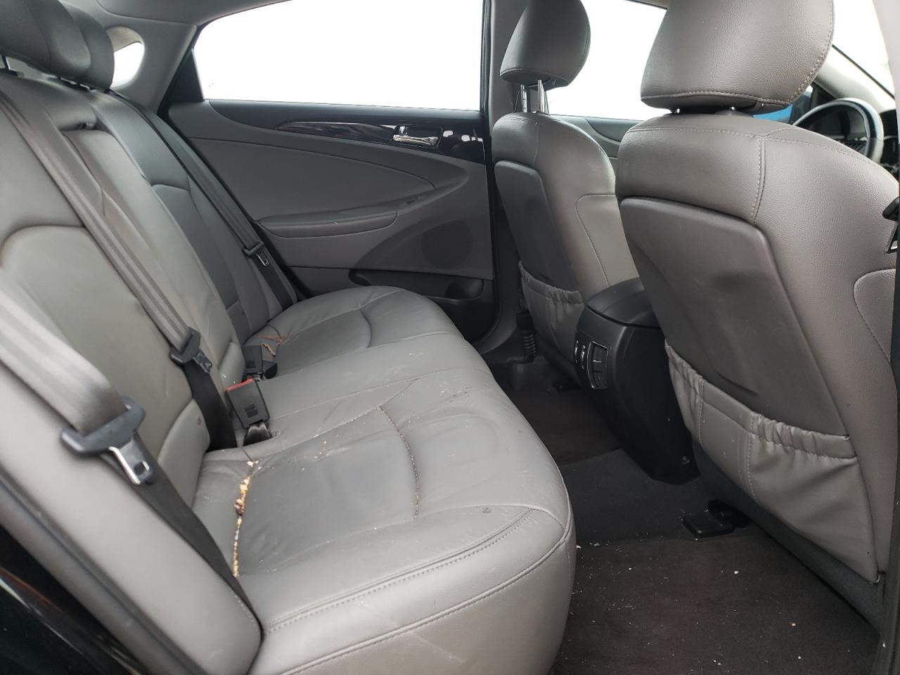 Photo 6 from auction – 2011 HYUNDAI SONATA SE with VIN 5NPEC4ACXBH225660