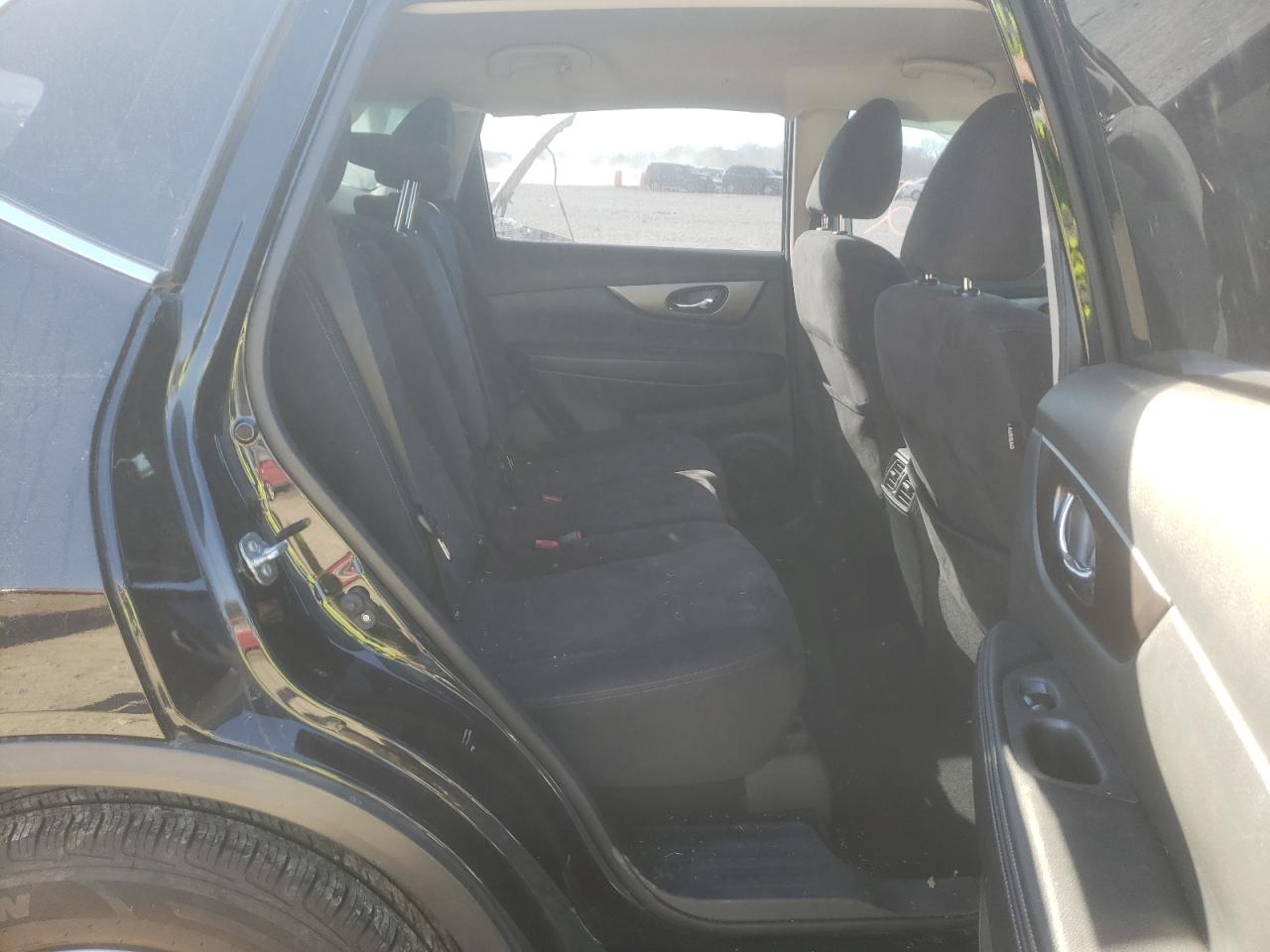 Photo 6 from auction – 2015 NISSAN ROGUE S with VIN KNMAT2MV3FP521811