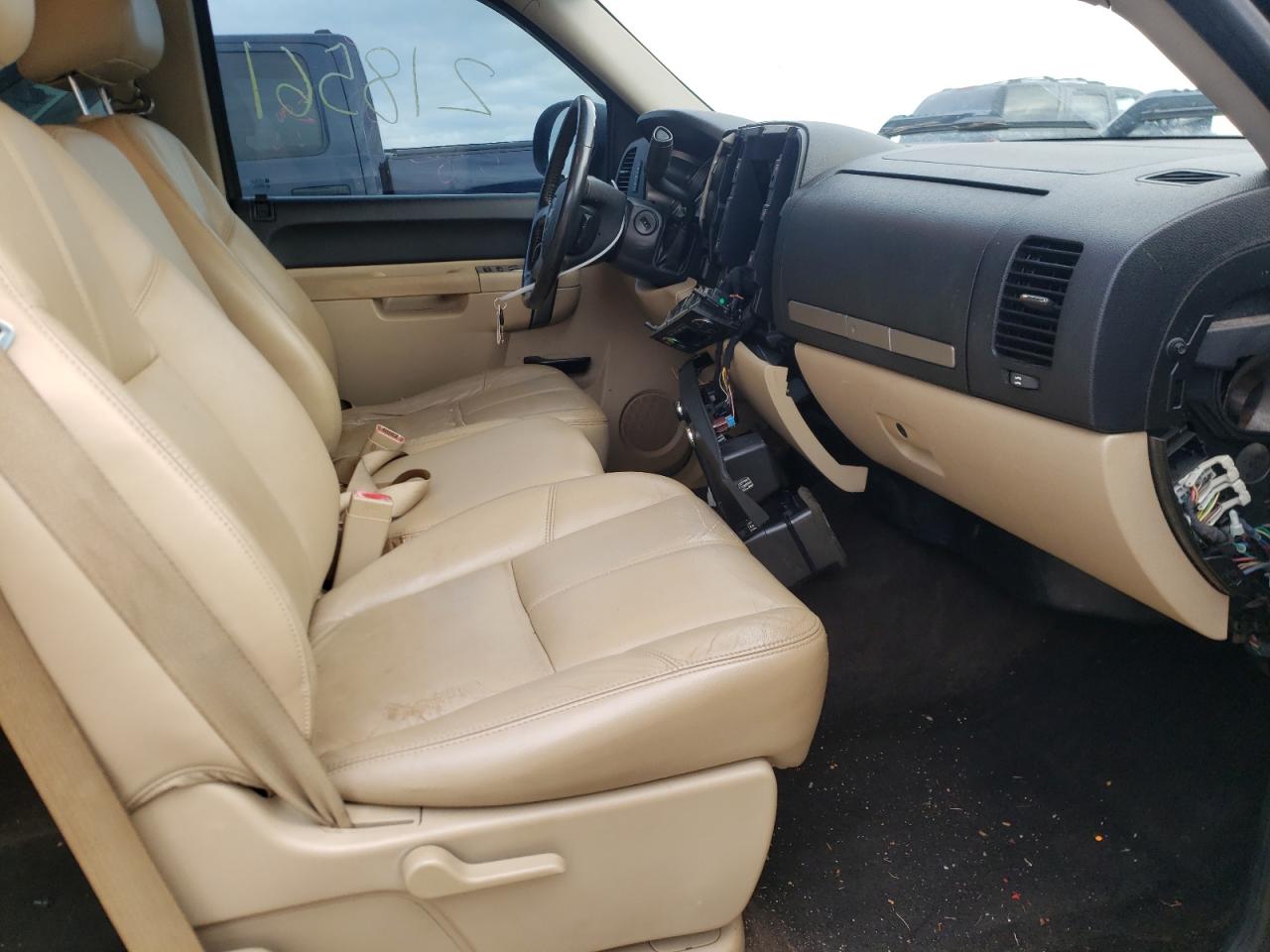 Photo 5 from auction – 2011 CHEVROLET SILVERADO with VIN 1GCRCSE0XBZ449655