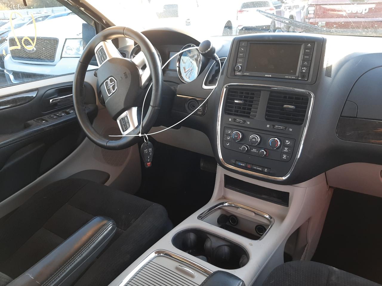 Photo 9 from auction – 2016 DODGE GRAND CARA with VIN 2C4RDGCG2GR317923