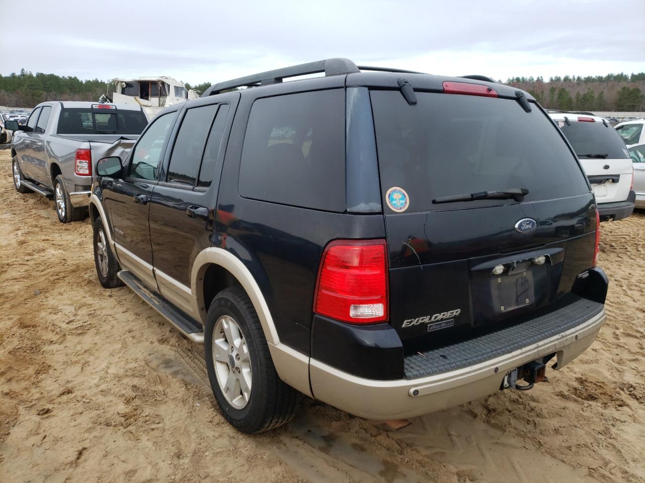 Photo 3 from auction – 2005 FORD EXPLORER E with VIN 1FMDU74K95UB36729