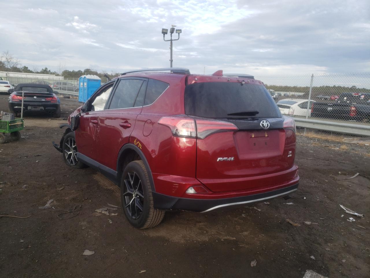 Photo 3 from auction – 2018 TOYOTA RAV4 SE with VIN 2T3JFREV0JW742620