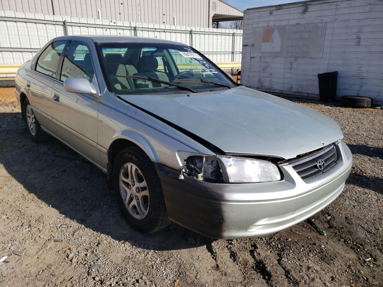 TOYOTA CAMRY CE 2000 with VIN 4T1BG22K3YU650505 - Photo from auction