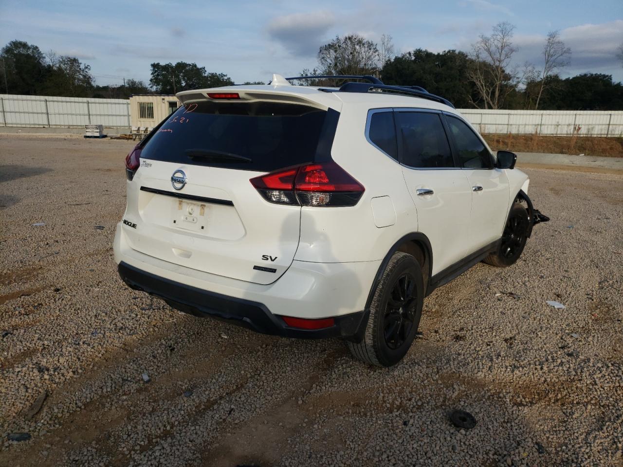 Photo 4 from auction – 2018 NISSAN ROGUE S with VIN 5N1AT2MT6JC742409