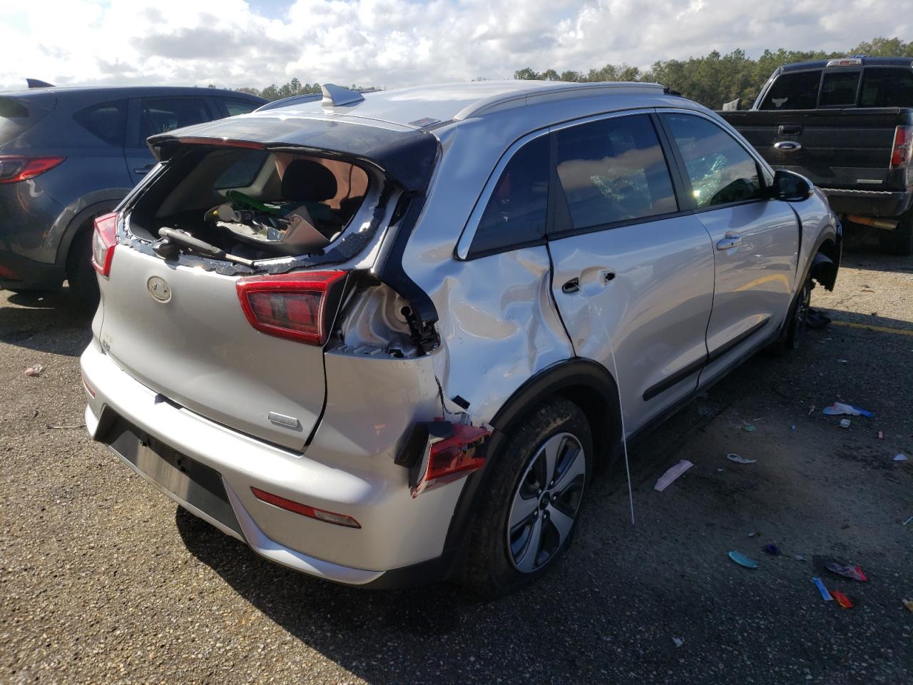 Photo 4 from auction – 2017 KIA NIRO EX with VIN KNDCC3LC2H5078306