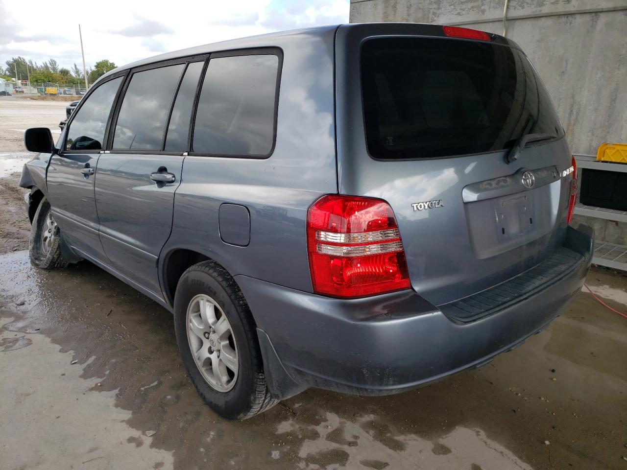 Photo 3 from auction – 2003 TOYOTA HIGHLANDER with VIN JTEGD21A030048068