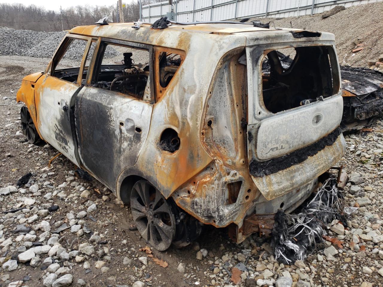 Photo 3 from auction – 2014 KIA SOUL + with VIN KNDJP3A55E7084410