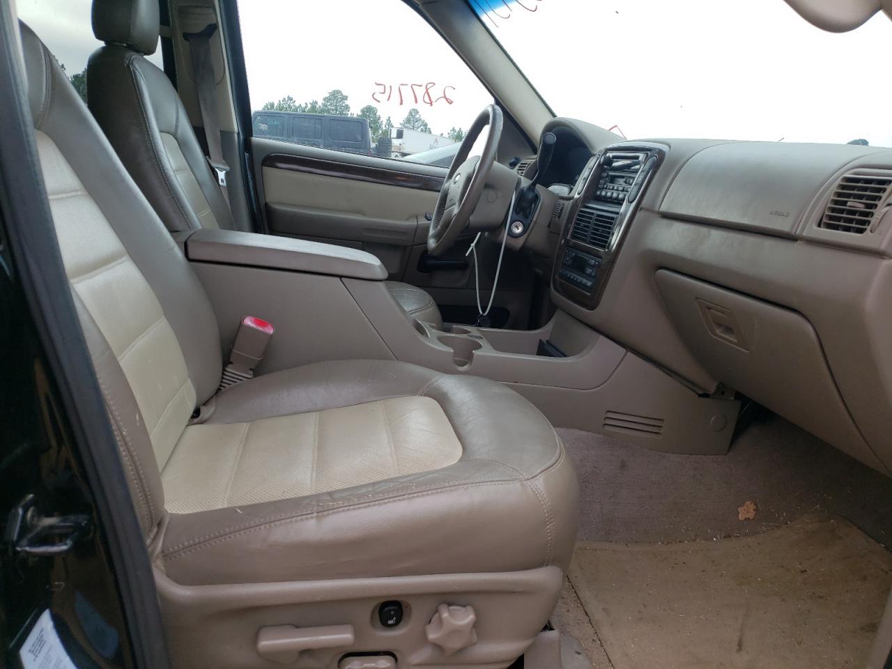 Photo 5 from auction – 2005 FORD EXPLORER E with VIN 1FMDU74K95UB36729