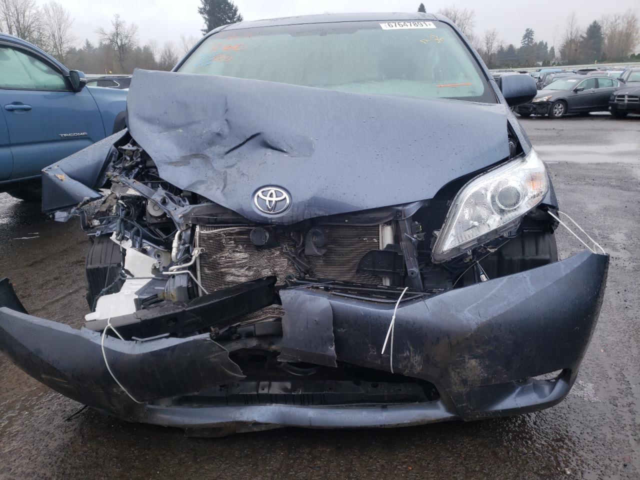 Photo 9 from auction – 2016 TOYOTA SIENNA XLE with VIN 5TDDK3DC9GS139908