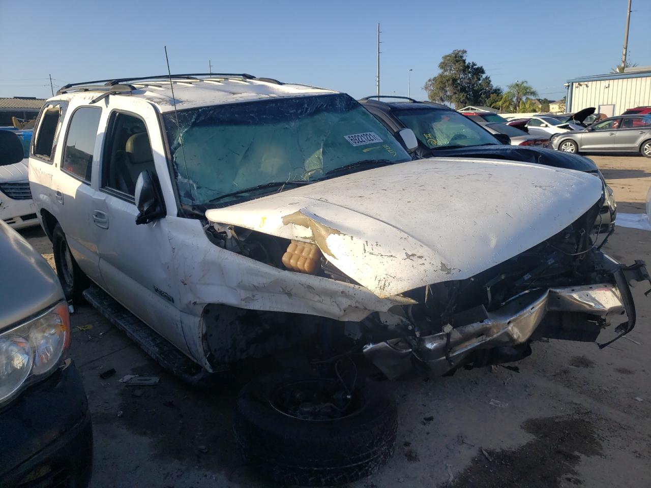 GMC YUKON 2001 with VIN 1GKEC13V71R178113 - Photo from auction