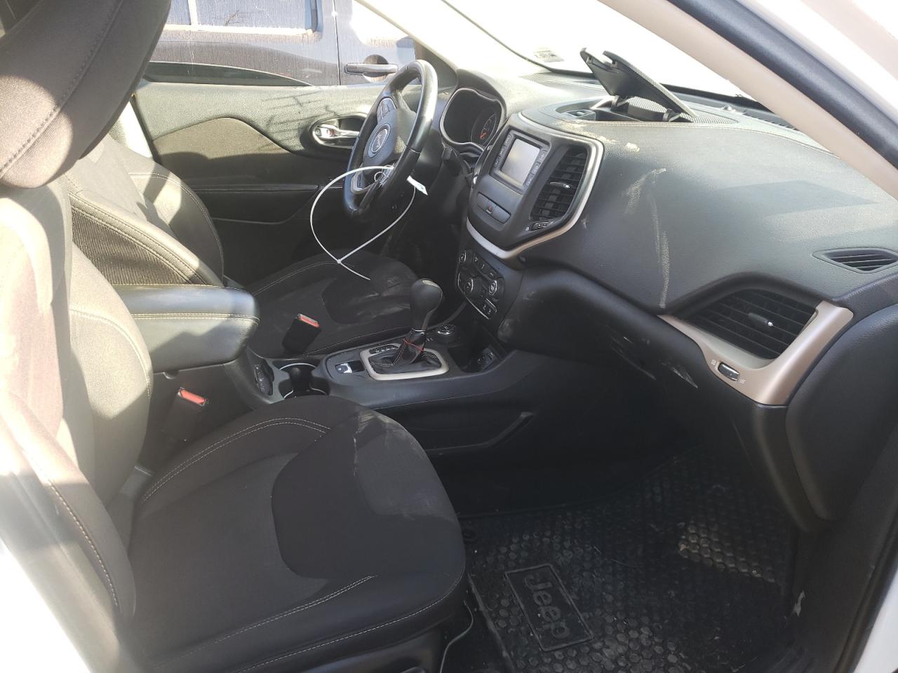 Photo 5 from auction – 2015 JEEP CHEROKEE L with VIN 1C4PJMCB2FW653502