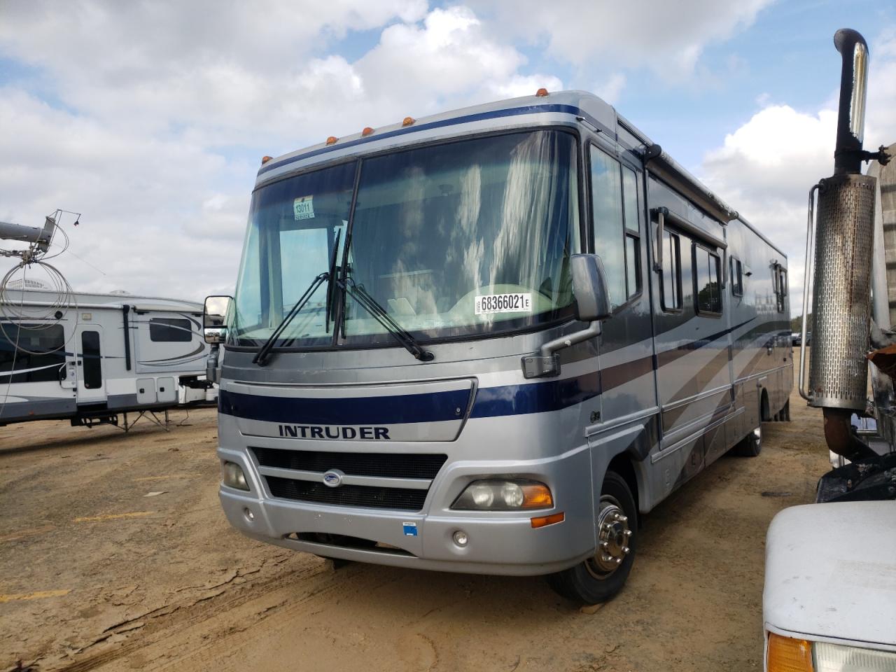 Photo 2 from auction – 2003 DAMO INTRUDER with VIN 5B4MP67G033371381