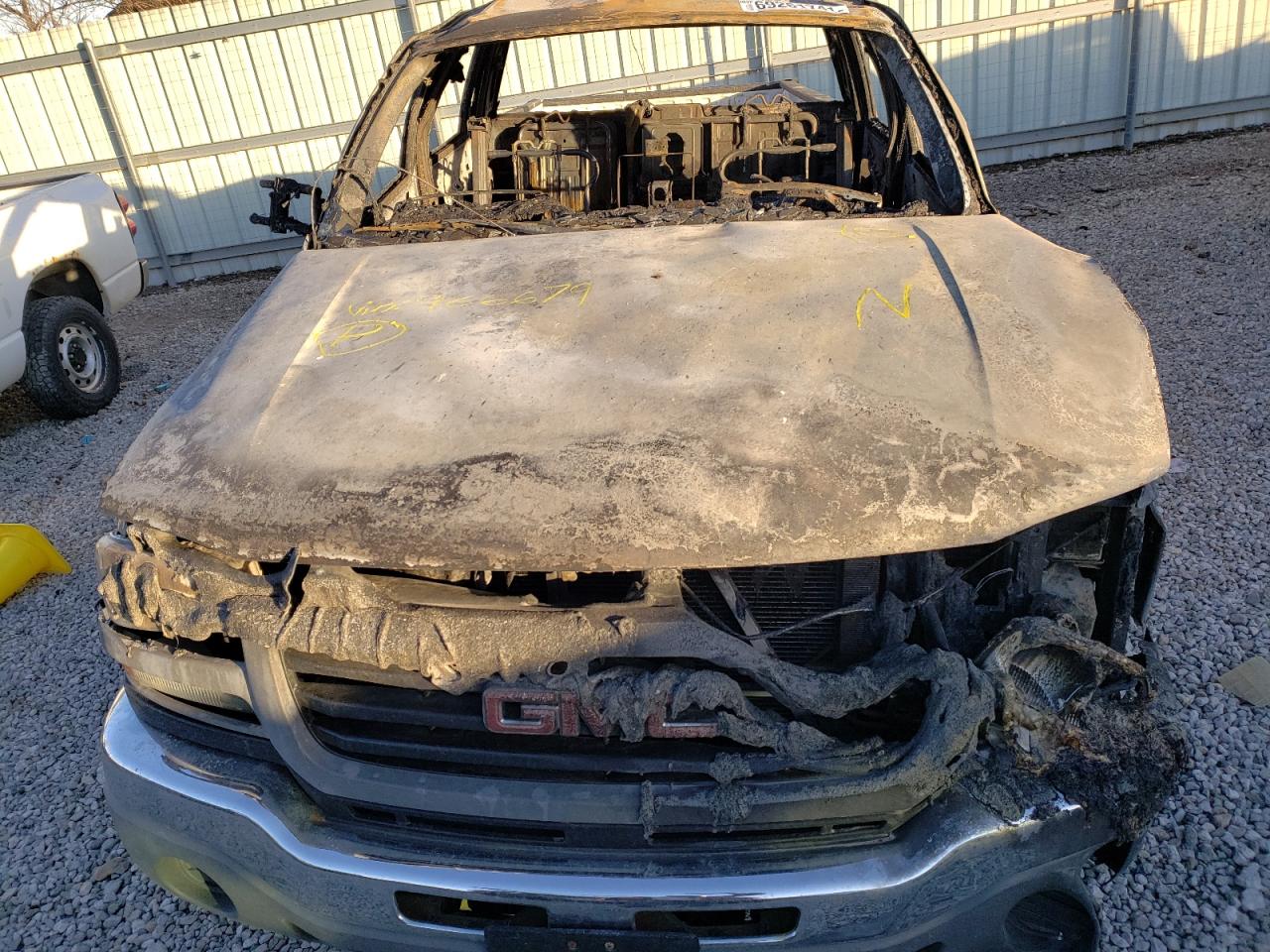 Photo 9 from auction – 2005 GMC SIERRA K25 with VIN 1GTHK23U95F966679