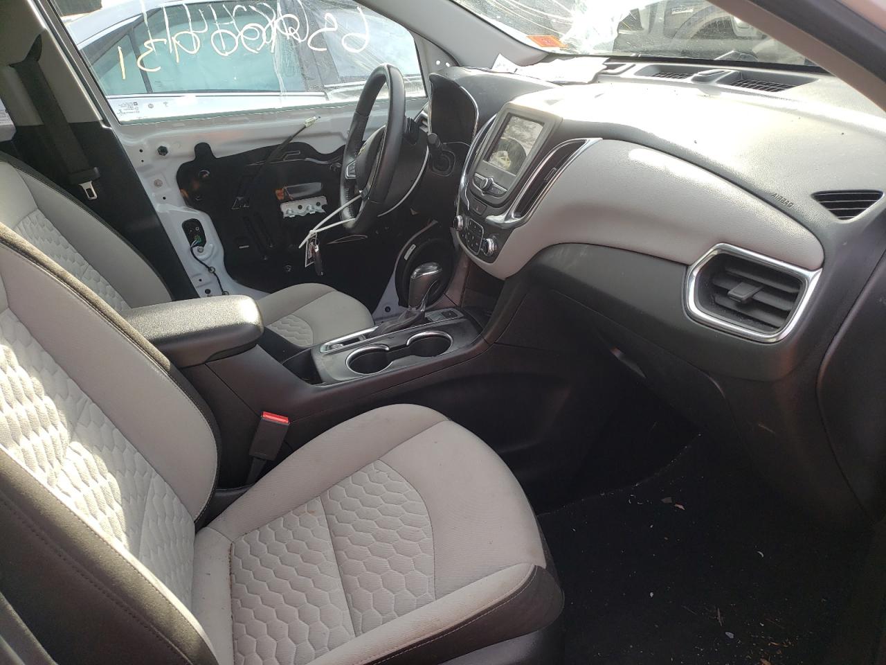 Photo 5 from auction – 2019 CHEVROLET EQUINOX LT with VIN 2GNAXTEV4K6255998