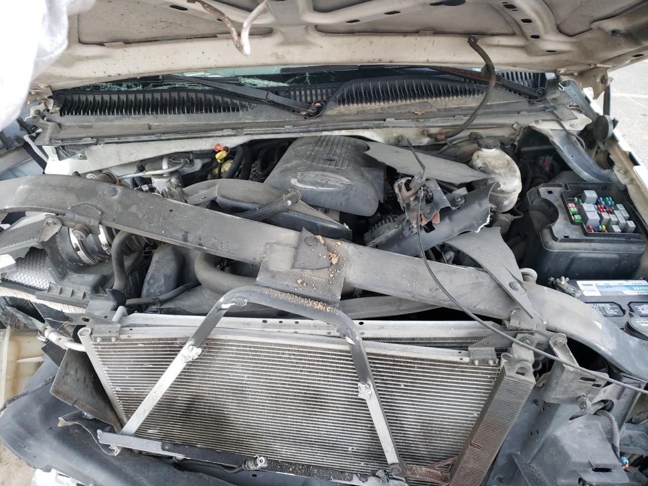 Photo 7 from auction – 2004 CHEVROLET SILVERADO with VIN 1GCEK19T04E220508