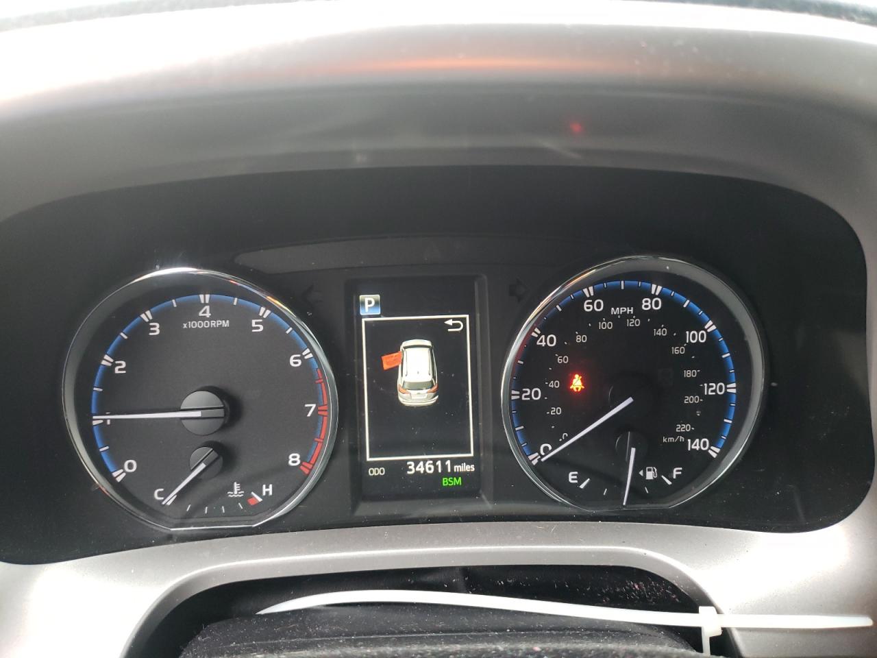 Photo 8 from auction – 2018 TOYOTA RAV4 LIMIT with VIN JTMDFREV0JJ247474