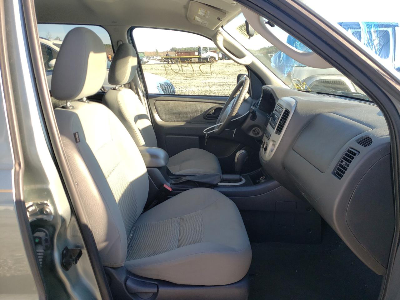 Photo 5 from auction – 2006 FORD ESCAPE HEV with VIN 1FMCU95H76KC35962