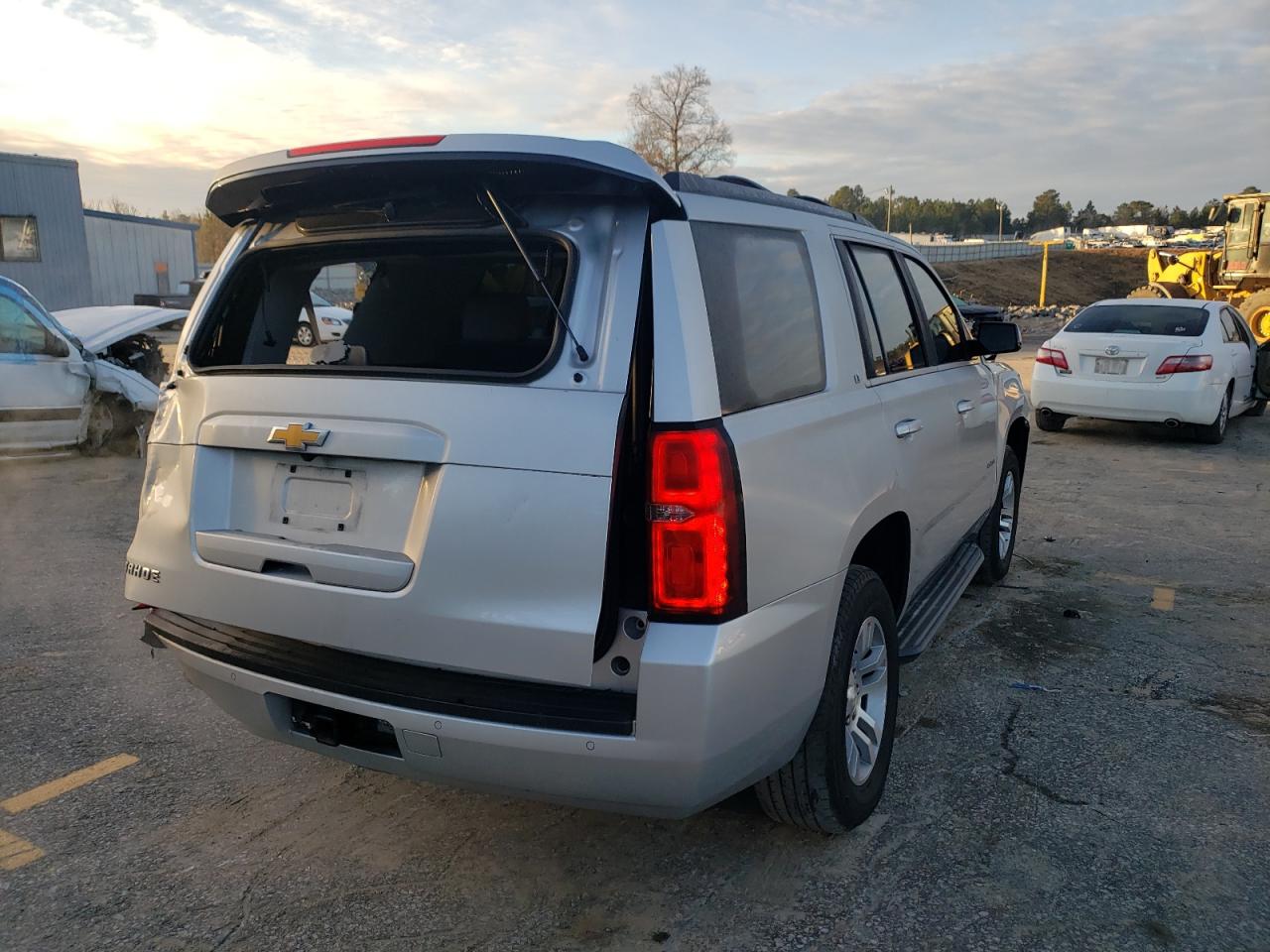 Photo 4 from auction – 2016 CHEVROLET TAHOE with VIN 1GNSCBKC8GR123500