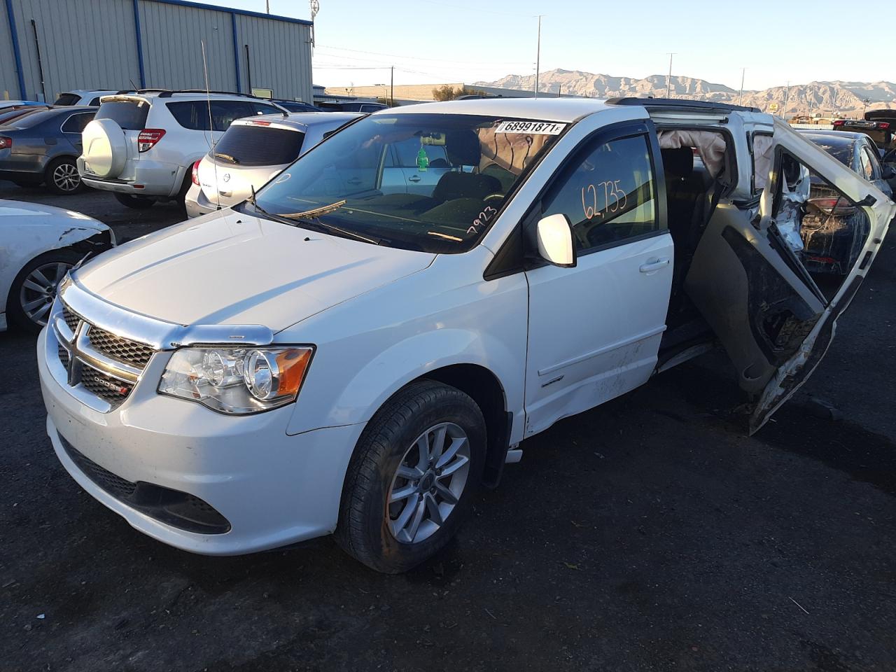Photo 2 from auction – 2016 DODGE GRAND CARA with VIN 2C4RDGCG2GR317923