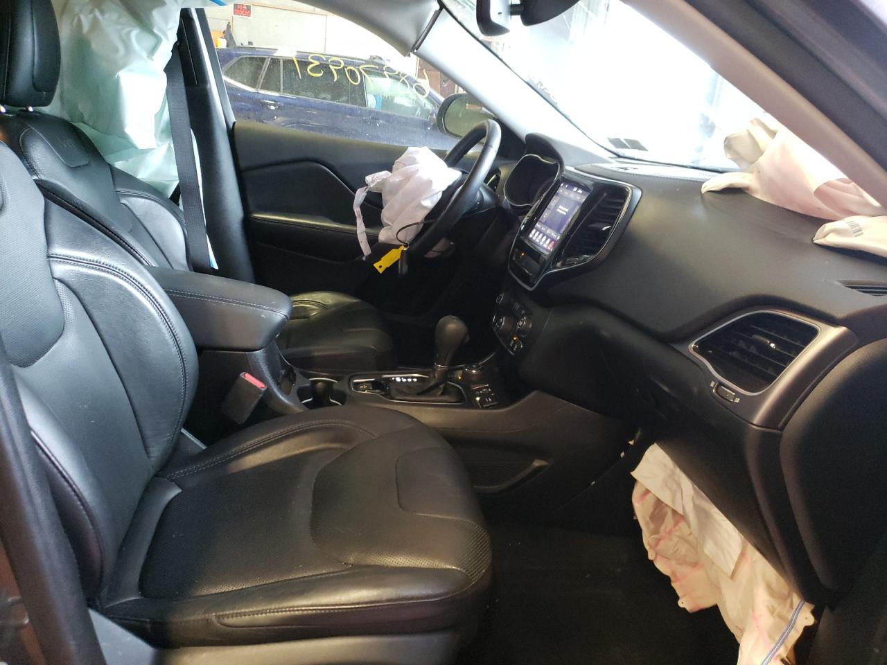 Photo 5 from auction – 2019 JEEP CHEROKEE L with VIN 1C4PJMDN7KD167024