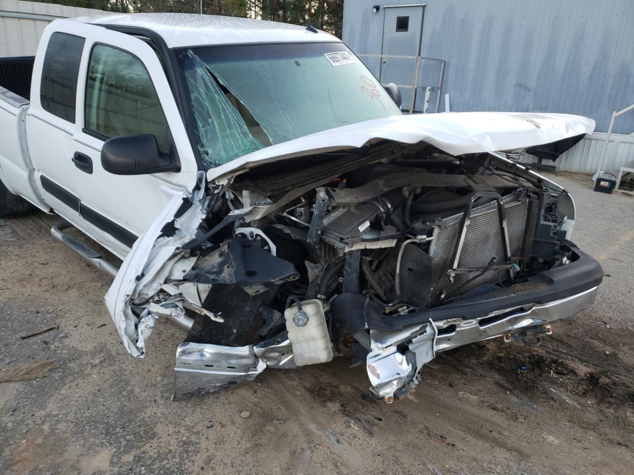 Photo 9 from auction – 2004 CHEVROLET SILVERADO with VIN 1GCEK19T04E220508