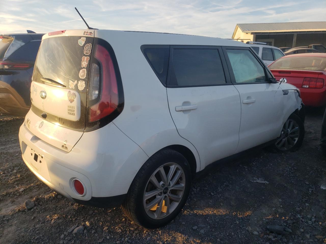 Photo 4 from auction – 2019 KIA SOUL + with VIN KNDJP3A57K7630314